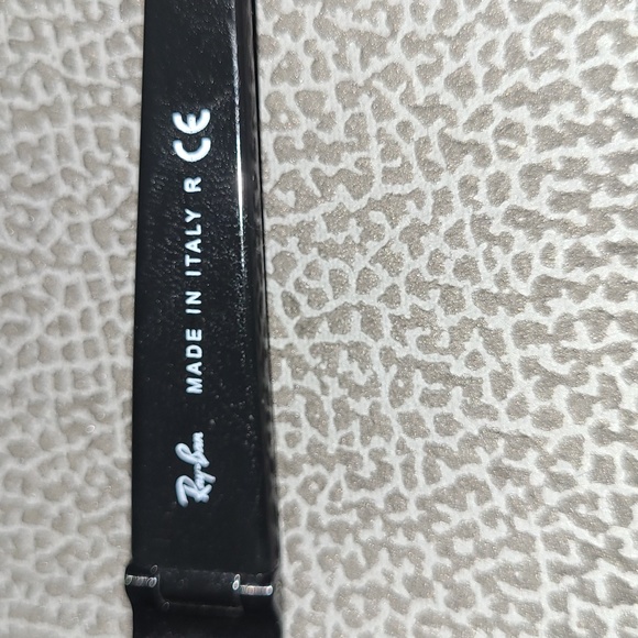 RayBan Polarized Sunglasses with Case. Perscription glasses. - Picture 8 of 11